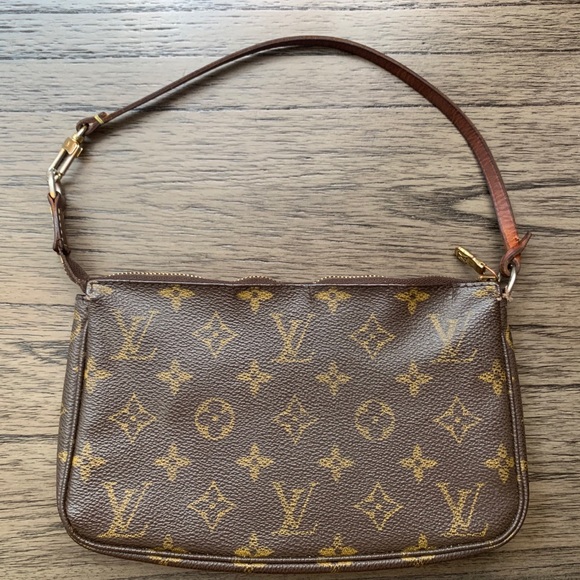 Louis Vuitton Pochette Accessoires - Picture 2 of 11